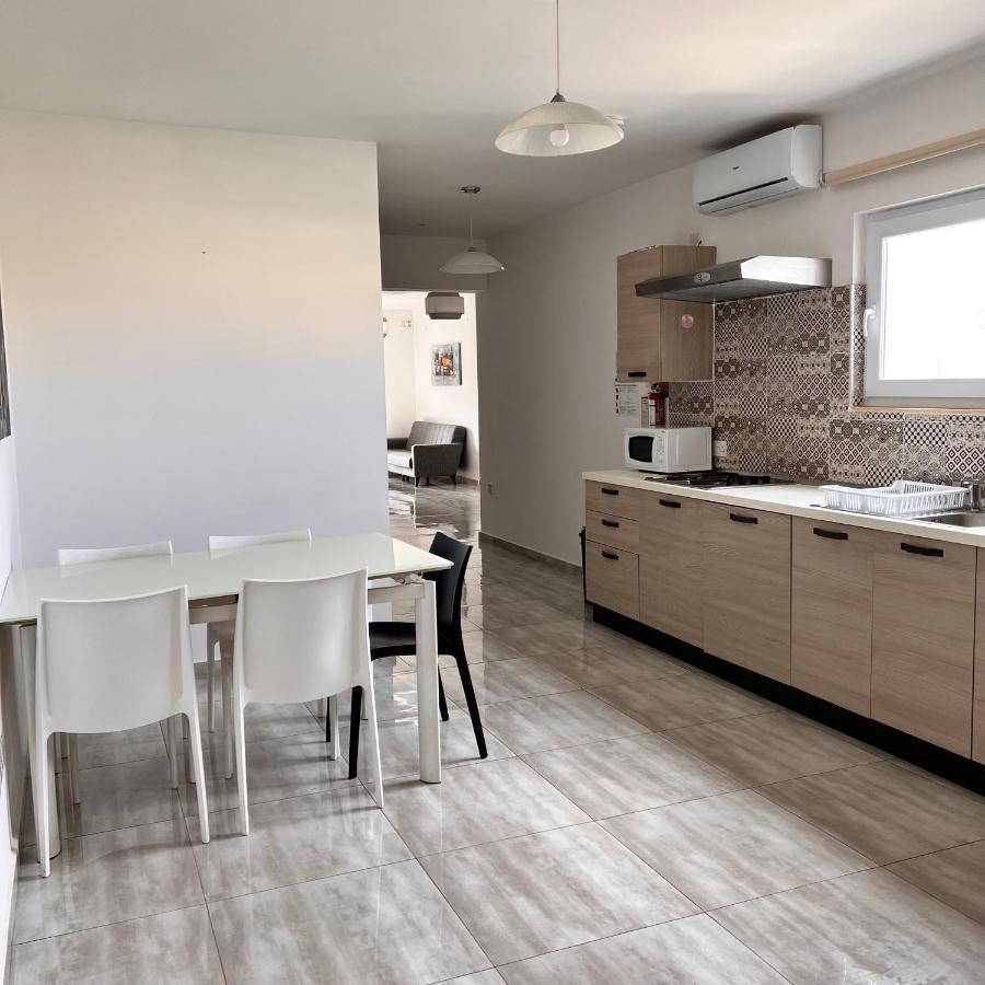 F3 Room 2, Private Room Two Single Beds Shared Bathroom Msida Zewnętrze zdjęcie