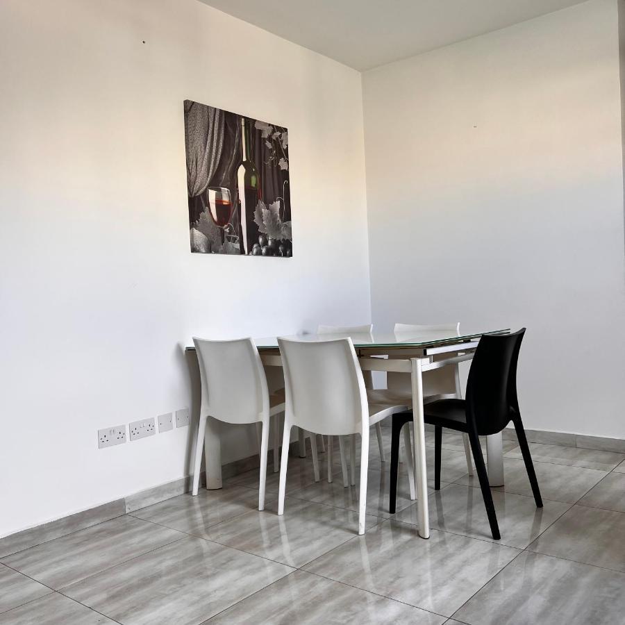 F3 Room 2, Private Room Two Single Beds Shared Bathroom Msida Zewnętrze zdjęcie